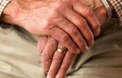 Vigevano, scammers rob elderly couple: loot worth around 7 thousand euros in cash, wedding rings also stolen