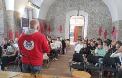 At the Boggio Lera high school in Catania the first meeting with the FIN for a prevention campaign in the water