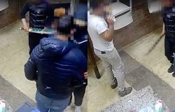 Robbery with machete in a pizzeria in Bologna, four boys arrested: three are minors