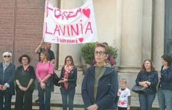 “Forza Lavinia” the cry of Varese in the churchyard of San Vittore in support of the Limido family