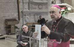 The document on pastoral choices for proclamation and catechesis was delivered to the Church in Ancona-Osimo