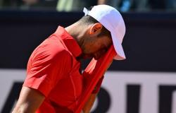 Djokovic eliminated from the Italian Internationals. Is it due to the hit on the head? “I’ll take tests”
