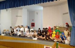 School theater / The children of the “Galilei” primary school in Acireale open the “Who’s on stage” festival