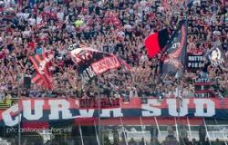The south curve makes its voice heard on the Foggia football issue