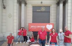 The volunteers of Pavia nel Cuore under the Arnaboldi Dome for International Nurses Day