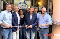 Calenda inaugurates the Azione headquarters in Ferrara: “Politics return to the people”