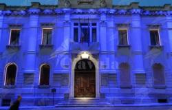 World Fibromyalgia Day in Reggio Calabria, Palazzo San Giorgio lights up purple