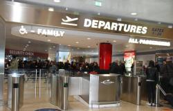 Bologna airport closed for safety: «Gun in a suitcase» but it is a machine error. Flights diverted, canceled and delayed
