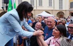 Elly Schlein in Reggio Emilia blesses Massari «The right has been losing here for 70 years…» Gazzetta di Reggio