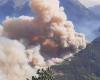 Fire in the Aosta Valley forest, a family home also evacuated – News