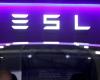Tesla, drastic cost cutting plan: dismissal of up to 14 thousand employees. Two top executives leave behind