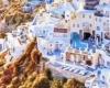 The fake Santorini built by the Chinese, the resort identical to the Greek island drives influencers crazy – The videos