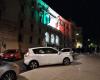 Inter fans celebrating in Ancona. Near fight at the Municipality and cars on the pedestrian: «Uncivilized» – PHOTO – News Ancona-Osimo – CentroPagina