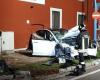 Car crashes into the wall of a restaurant in Brescia, three people in hospital