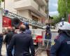 Afternoon of chaos in Viale Firenze: he barricades himself in the house and throws everything from the third floor