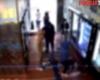Foggia, baby gang breaks through vending machine in via Arpi: video images