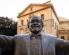 Pesaro, after just 10 days written with marker on Pavarotti’s statue – News Pesaro – CentroPagina
