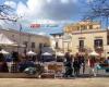 The antiques and crafts market returns to Andria in Piazza Catuma