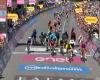 Olaf Kooij wins the 9th stage of the Giro d’Italia in Naples, beating Jonathan Milan