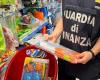Finance raid on a convenience store in Parma: hundreds of non-compliant beach toys seized