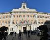 Autonomy, at 5pm in the square in Rome, unions and mayors associations