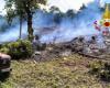 FIREFIGHTERS ENGAGED IN MONTEGALLO FOR THE FIRE IN A CHESTNUT grove – FOTOSPOT AGENCY