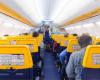 Overbooked Ryanair flight, the maxi-offer offered to a passenger to get off the plane