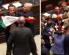 Sanctions after the brawl in Parliament, eleven deputies suspended: the opposition took to the streets on Tuesday