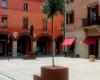 Imola, new furnishings in the historic center but not in Piazza Matteotti
