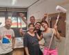Active participation. Teachers and parents redecorate classrooms and common areas of the Pasini elementary school in Ravenna