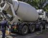 Bicycle hit by a concrete mixer in Rho on the outskirts of Milan, the cyclist killed instantly