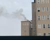 Vimercate: Another fire in the old abandoned hospital, firefighters at work